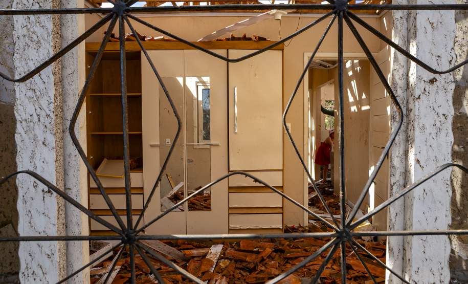 Histórias comoventes: moradores de Rio Bonito do Iguaçu começam a reconstruir a vida