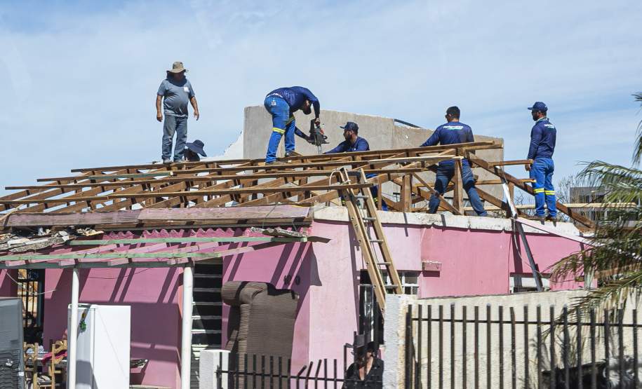 Defesa Civil já enviou 5.200 telhas e coordena doações de materiais a Rio Bonito do Iguaçu