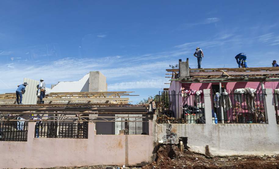 Defesa Civil já enviou 5.200 telhas e coordena doações de materiais a Rio Bonito do Iguaçu