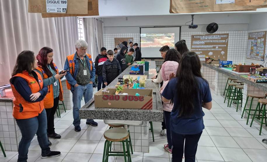 Defesa Civil do Paraná impacta 2 mil pessoas sobre ações de prevenção de riscos