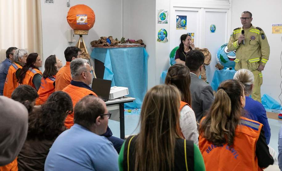 Defesa Civil do Paraná impacta 2 mil pessoas sobre ações de prevenção de riscos