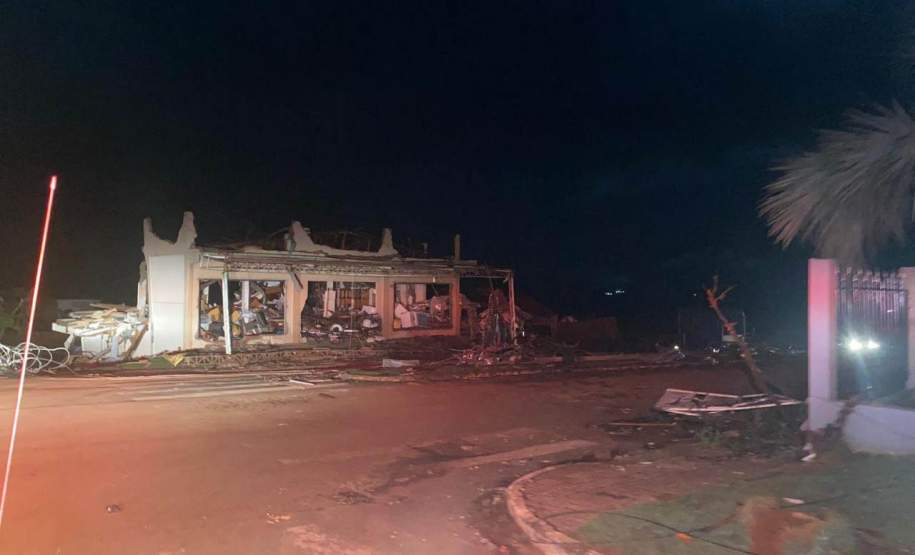 432 pessoas são atendidas após tornado em Rio Bonito do Iguaçu; governador decola para região