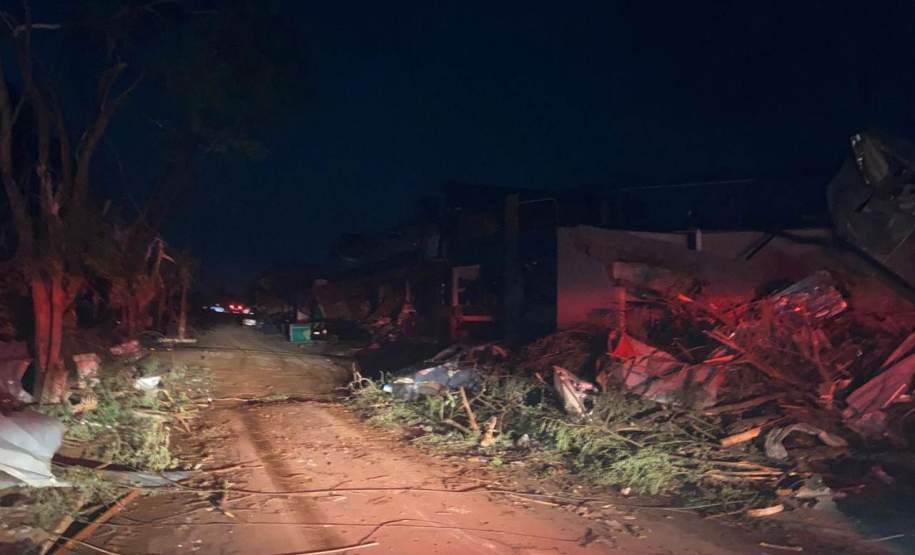 432 pessoas são atendidas após tornado em Rio Bonito do Iguaçu; governador decola para região