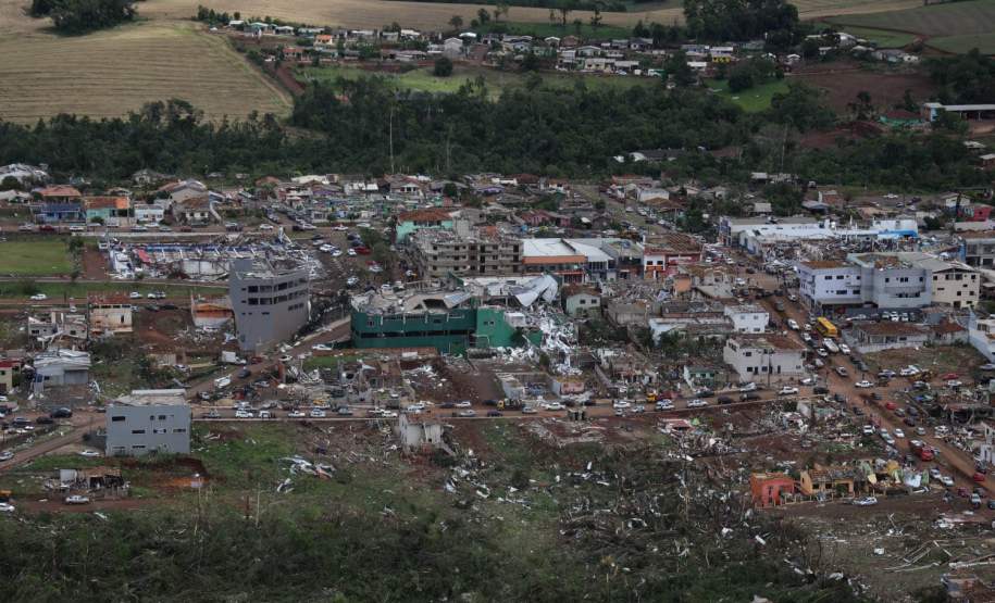 Hospitais de toda a região recebem vítimas do tornado; Defesa Civil orienta sobre doações