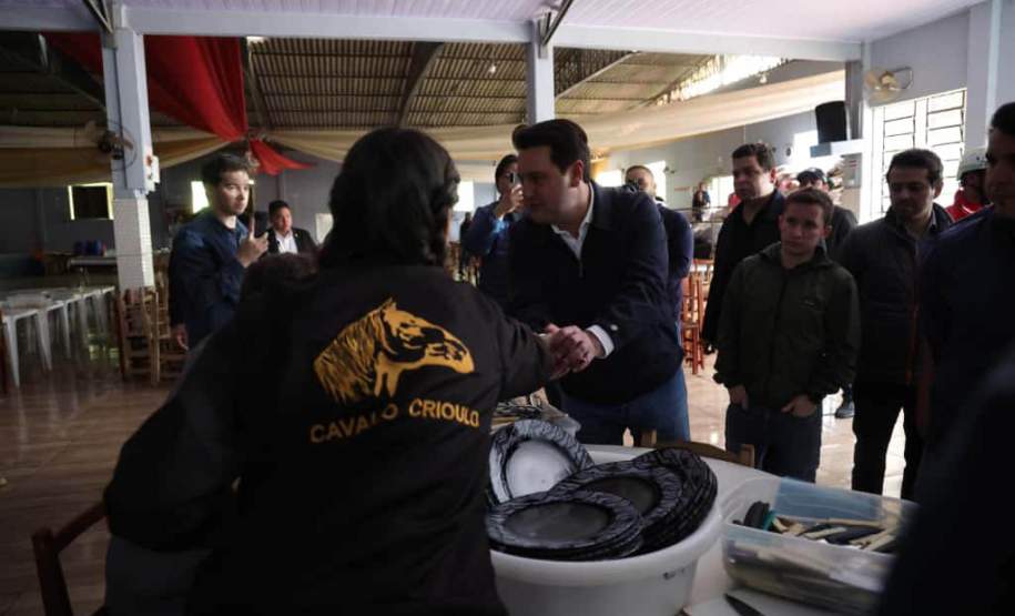 Em Rio Bonito do Iguaçu, Ratinho Junior anuncia força-tarefa para reconstrução das casas