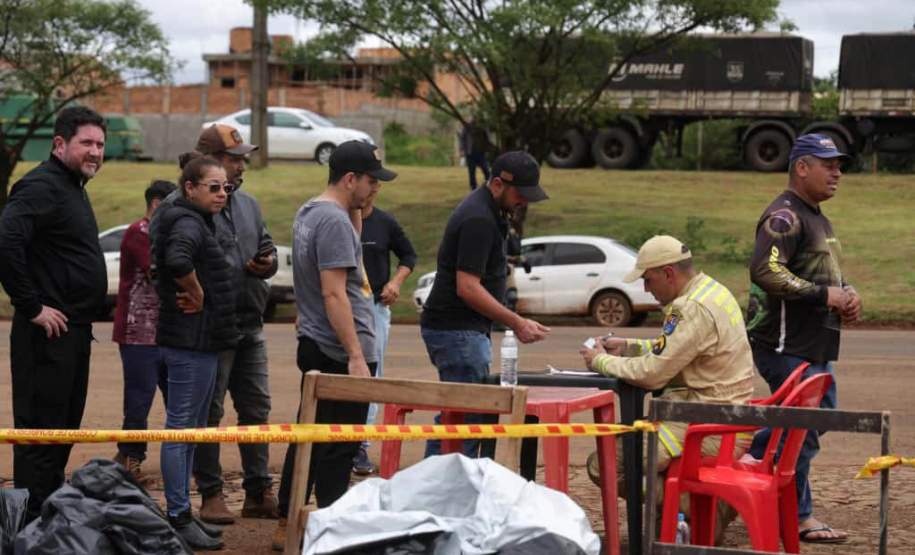 Em Rio Bonito do Iguaçu, Ratinho Junior anuncia força-tarefa para reconstrução das casas