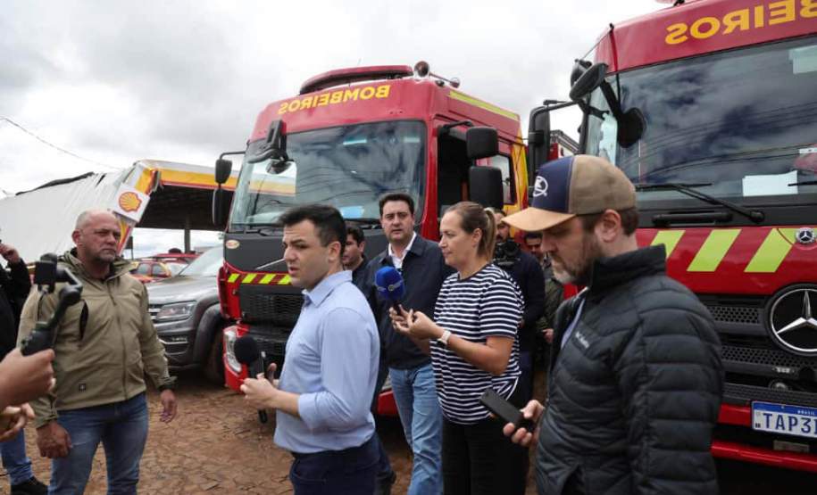 Em Rio Bonito do Iguaçu, Ratinho Junior anuncia força-tarefa para reconstrução das casas