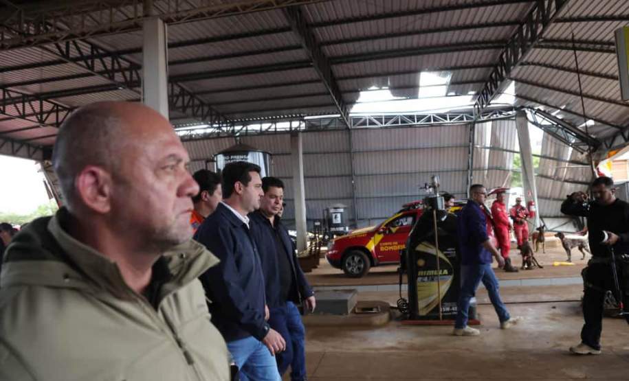 Em Rio Bonito do Iguaçu, Ratinho Junior anuncia força-tarefa para reconstrução das casas