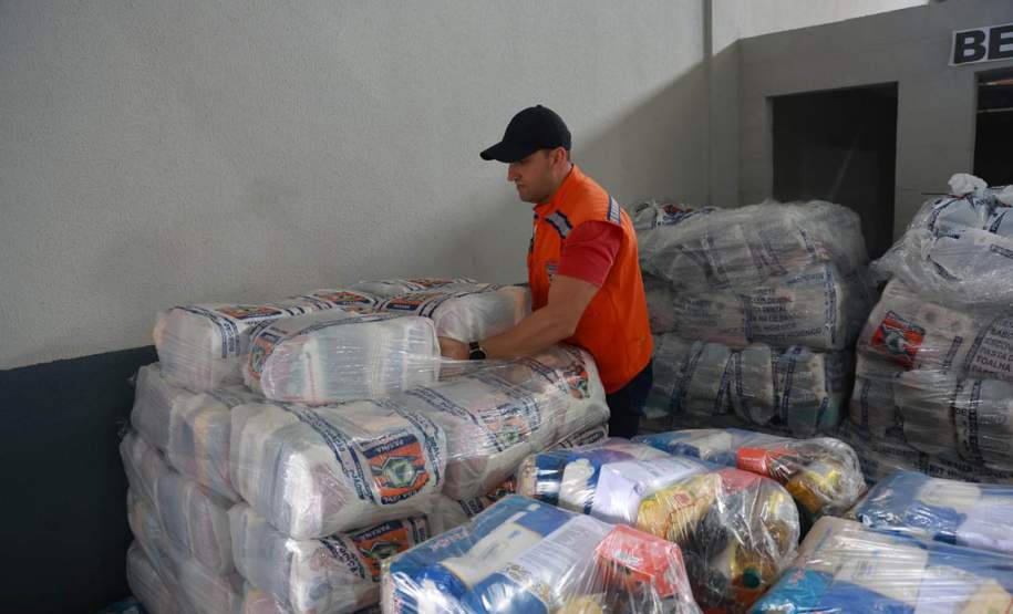 Com mais de mil desalojados e desabrigados, governo e municípios preparam abrigos