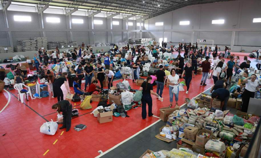 Com mais de mil desalojados e desabrigados, governo e municípios preparam abrigos