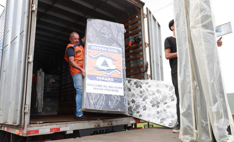 Com mais de mil desalojados e desabrigados, governo e municípios preparam abrigos