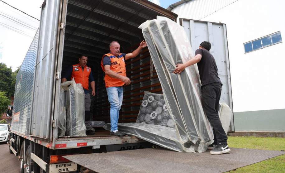 Com mais de mil desalojados e desabrigados, governo e municípios preparam abrigos