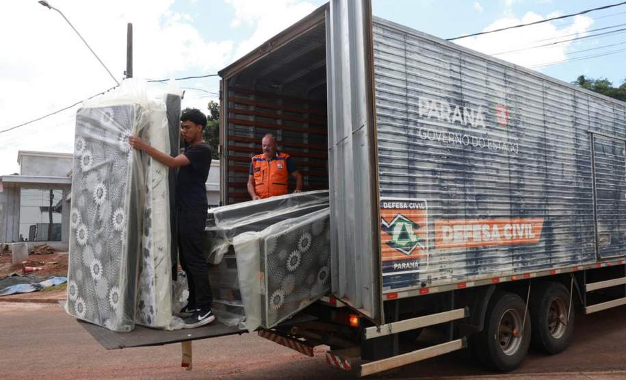 Com mais de mil desalojados e desabrigados, governo e municípios preparam abrigos