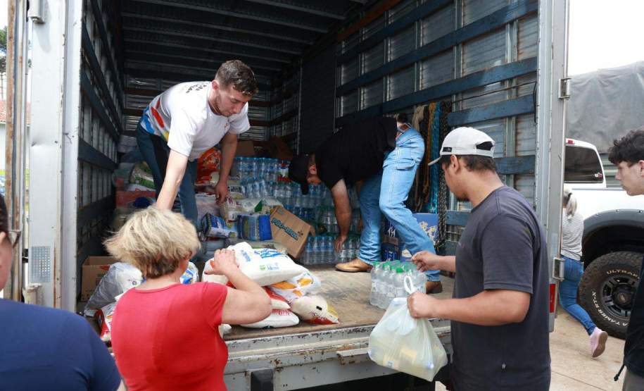 Defesa Civil já entregou 4 toneladas de alimentos em Rio Bonito do Iguaçu; cidade precisa de materiais de construção