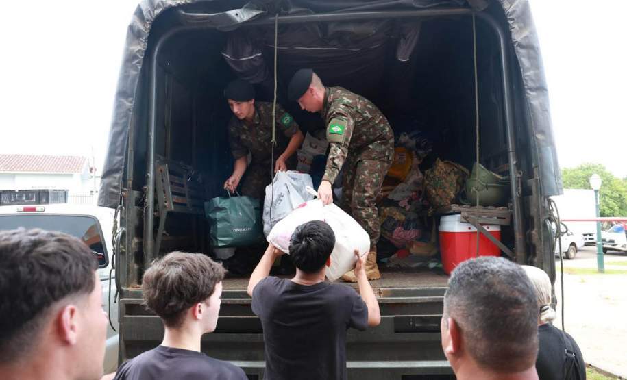 Com mais de mil desalojados e desabrigados, governo e municípios preparam abrigos