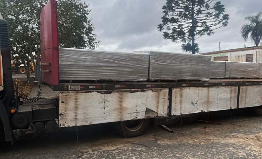 Com envio das primeiras 2.600 telhas, Estado amplia apoio a Ponta Grossa após granizo