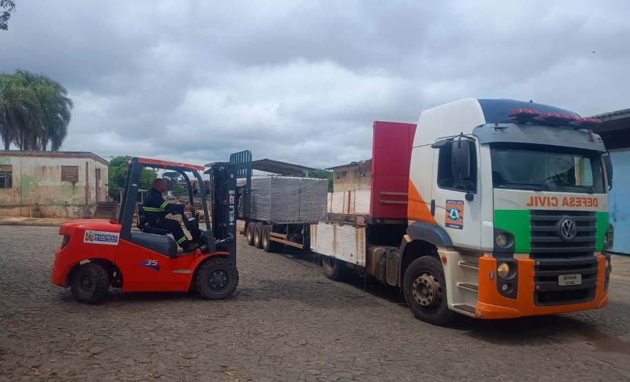 Com envio das primeiras 2.600 telhas, Estado amplia apoio a Ponta Grossa após granizo