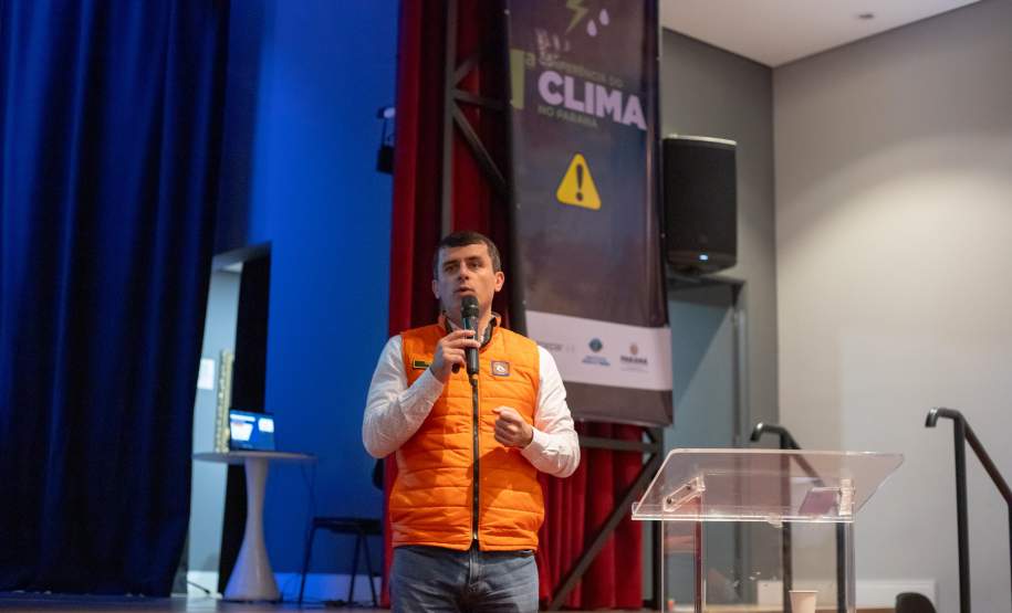 Conferência do Clima reúne prefeituras, apresenta dados meteorológicos e discute futuro