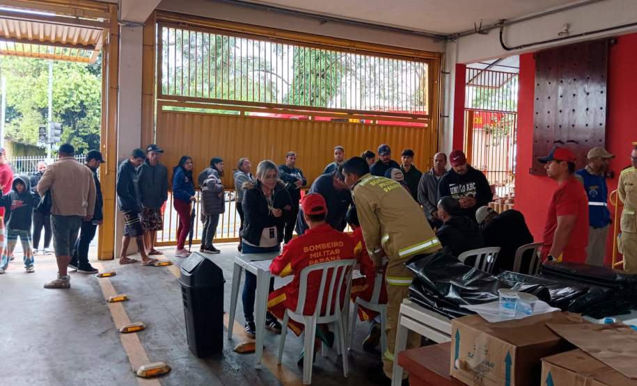 Após temporal, Estado envia 3,2 mil telhas e lonas para atender moradores de Apucarana