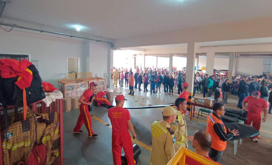 Após temporal, Estado envia 3,2 mil telhas e lonas para atender moradores de Apucarana