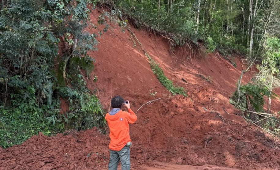 Estado, União e municípios iniciam levantamento de danos em estruturas de Cerro Azul e Adrianópolis