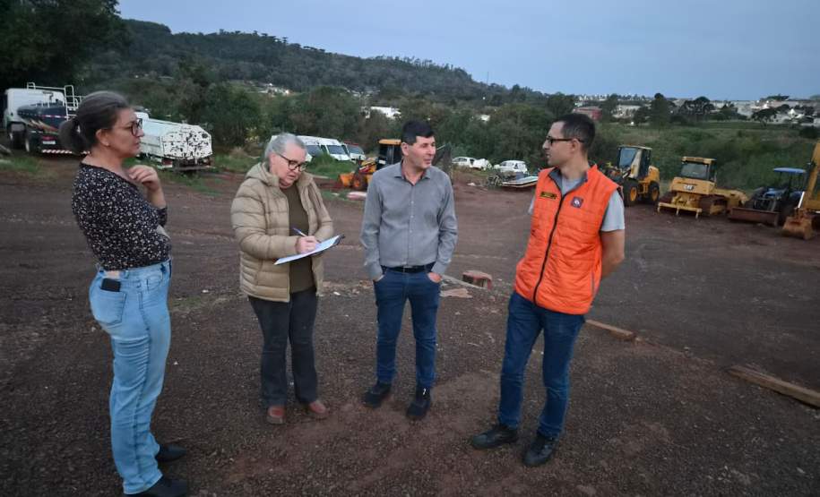Defesa Civil envia 17,4 mil telhas para municípios afetados por granizo no Paraná