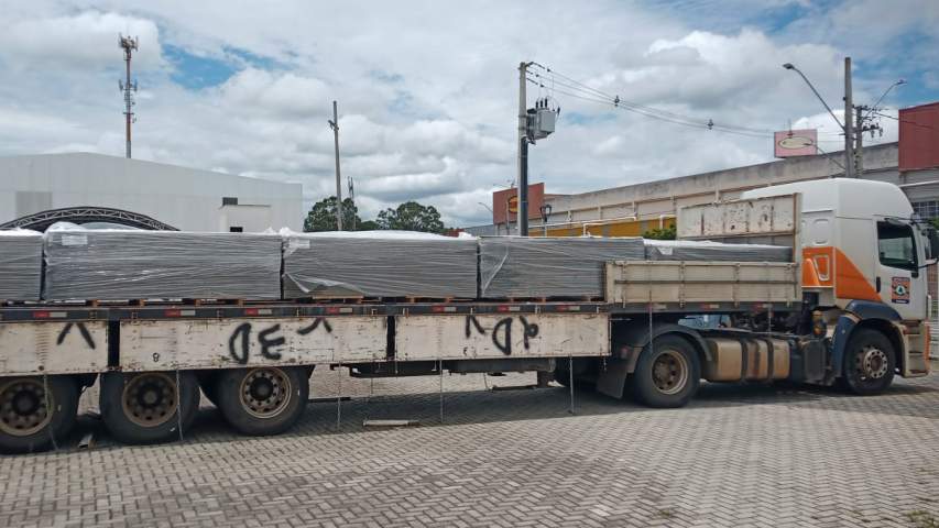 Defesa Civil Estadual envia 2,6 mil telhas para moradores de São José dos Pinhais